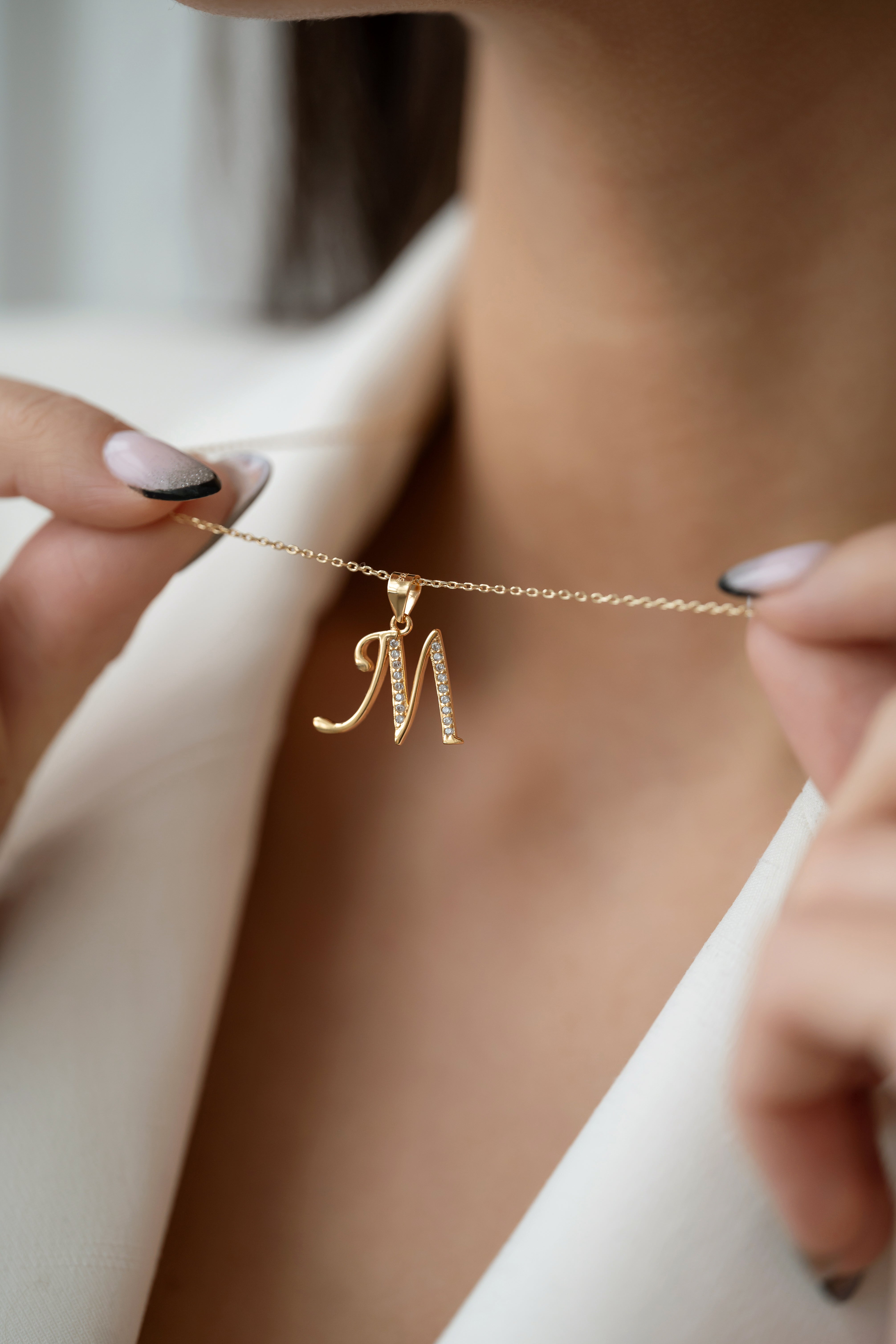 Kaklo papuošalas Sparkle Initial Gold