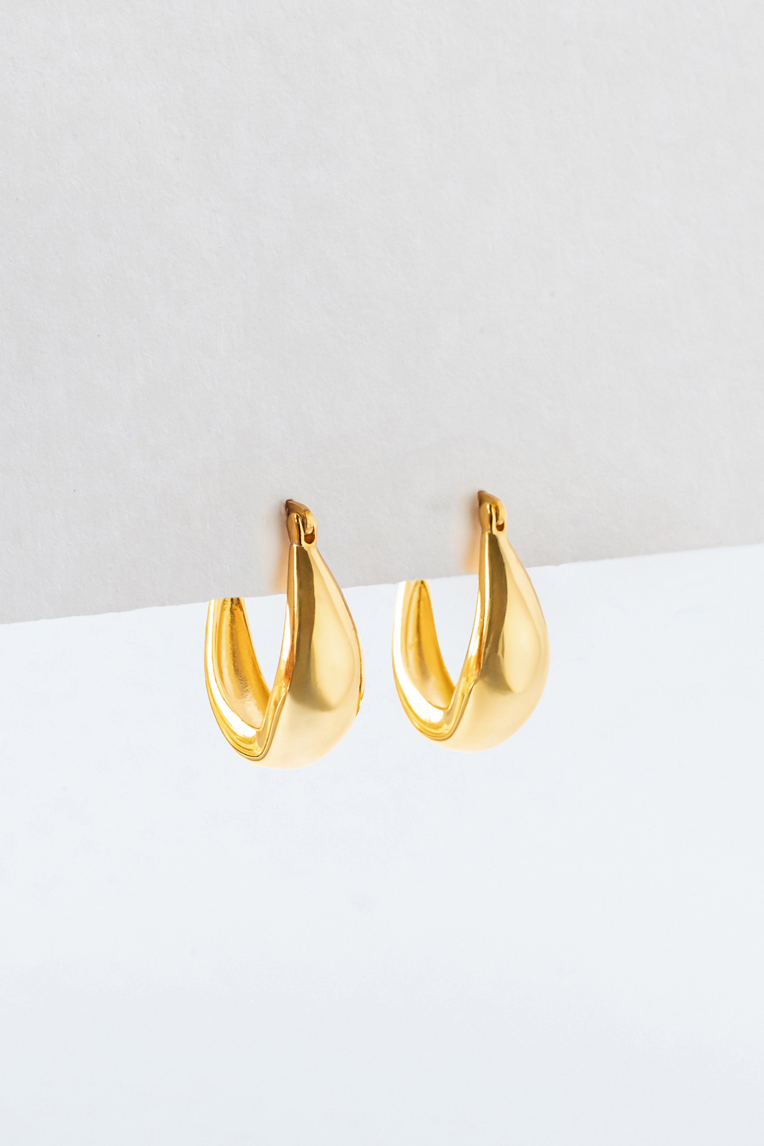 Earrings Tapered Hoop Gold