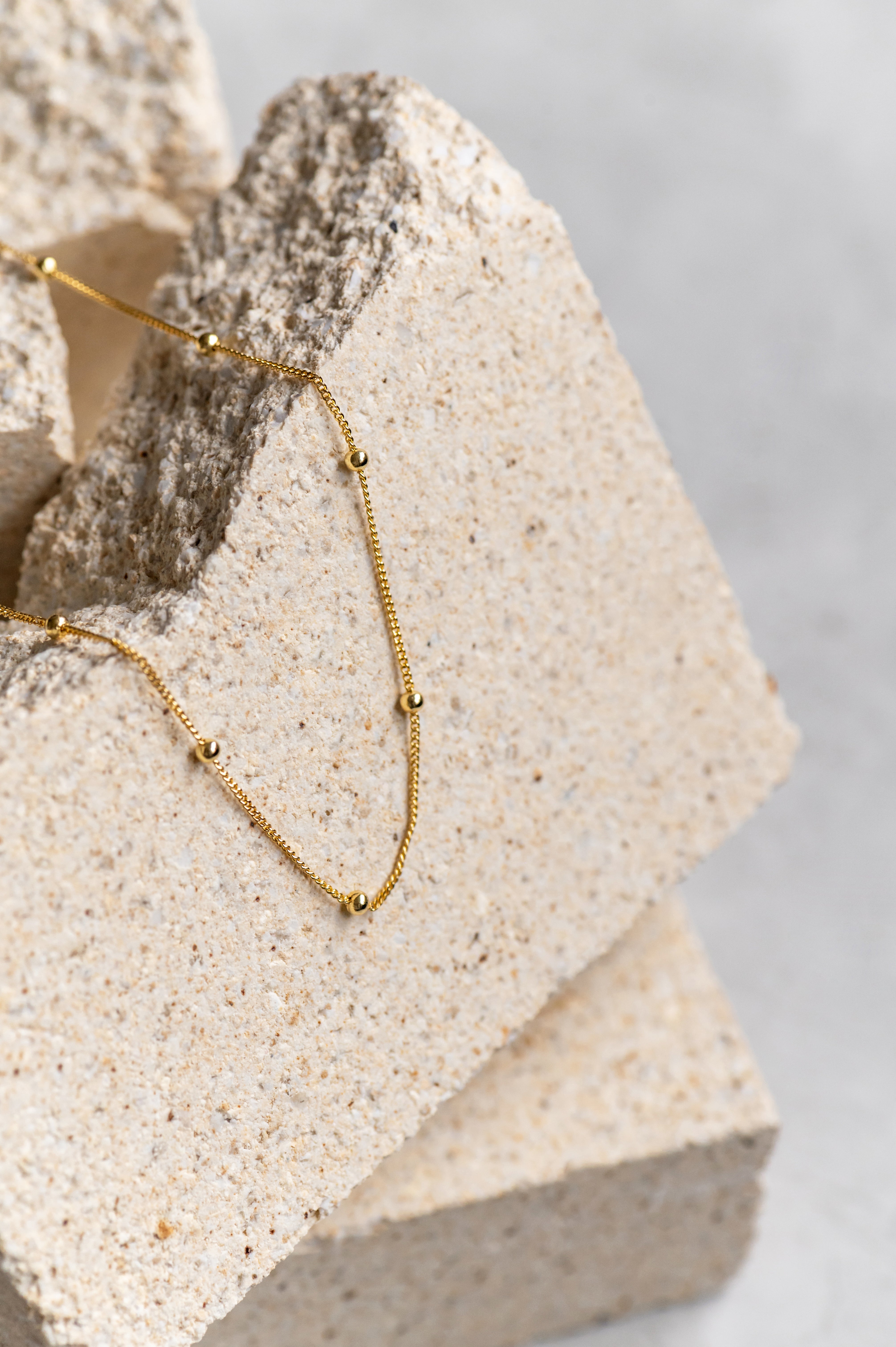 Gold-plated necklace DOTTED 925 silver 32cm