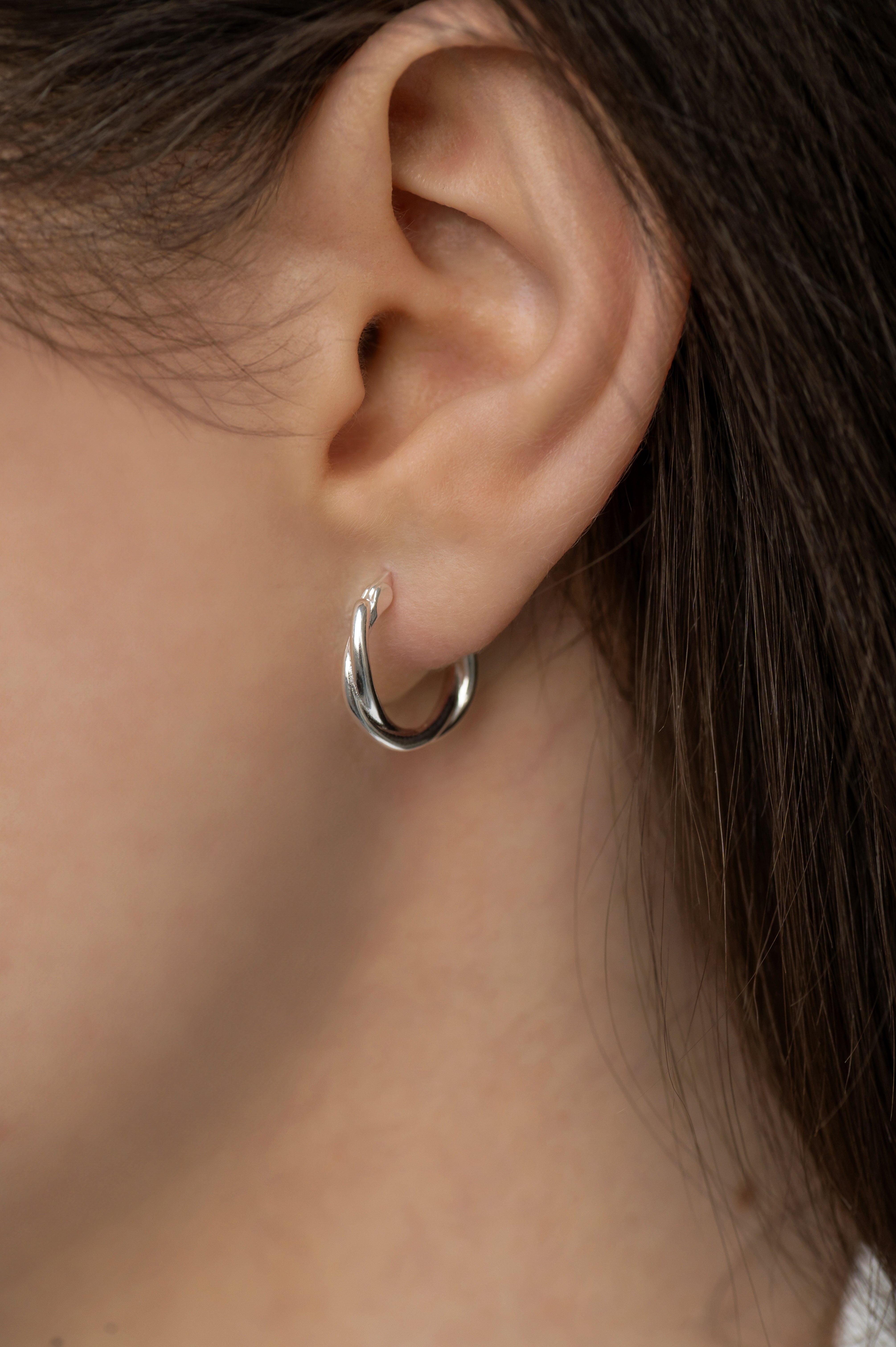 Auskari TWISTED HOOP 925 sudraba