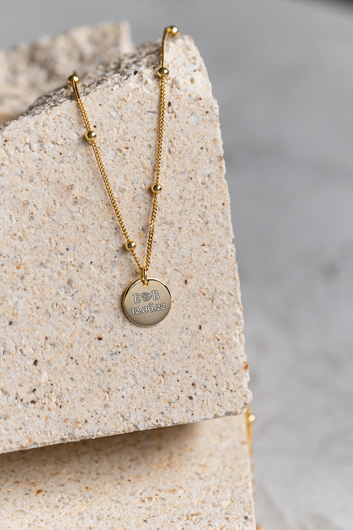 Engravable necklace Dotted Disc Gold