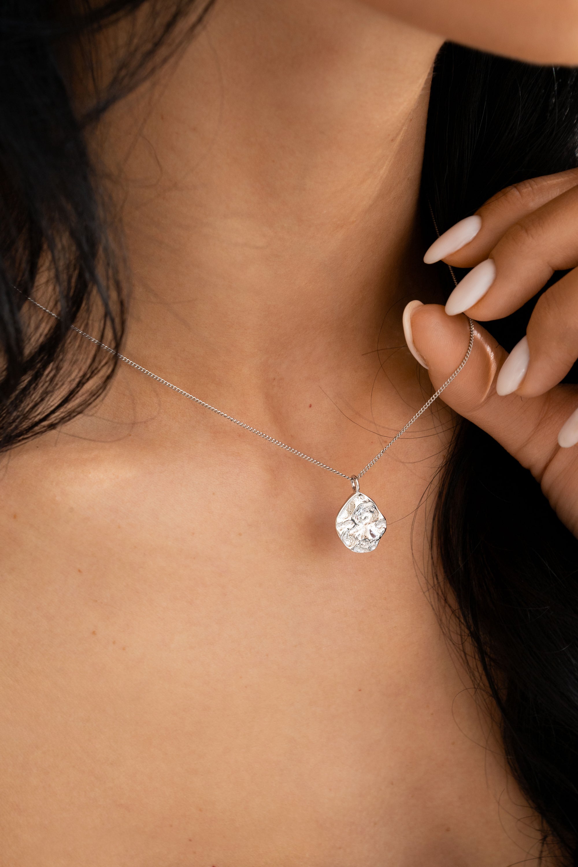 Necklace Oval Medallion Silver