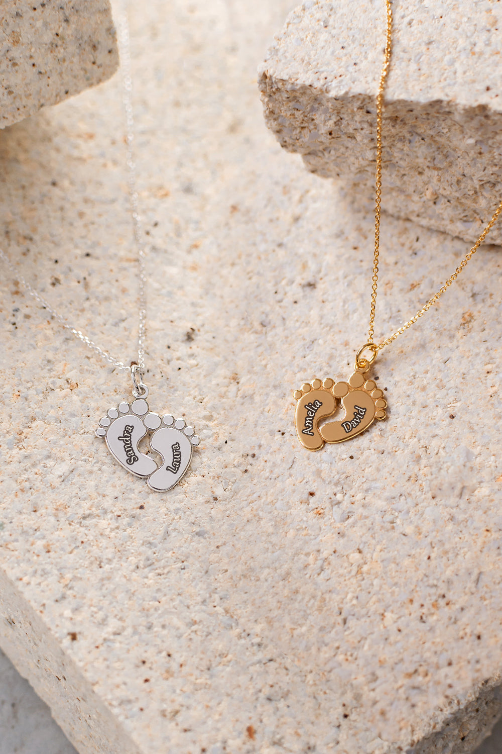 Kaklo papuošalas BABY FEET | NAMES