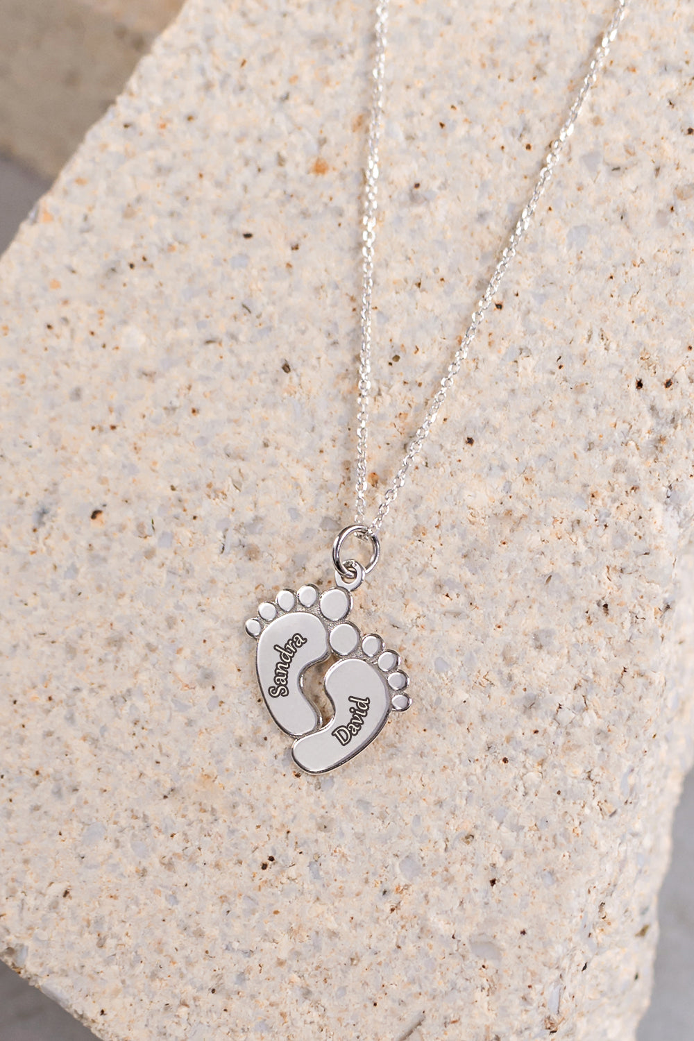 Kaklo papuošalas BABY FEET | NAMES