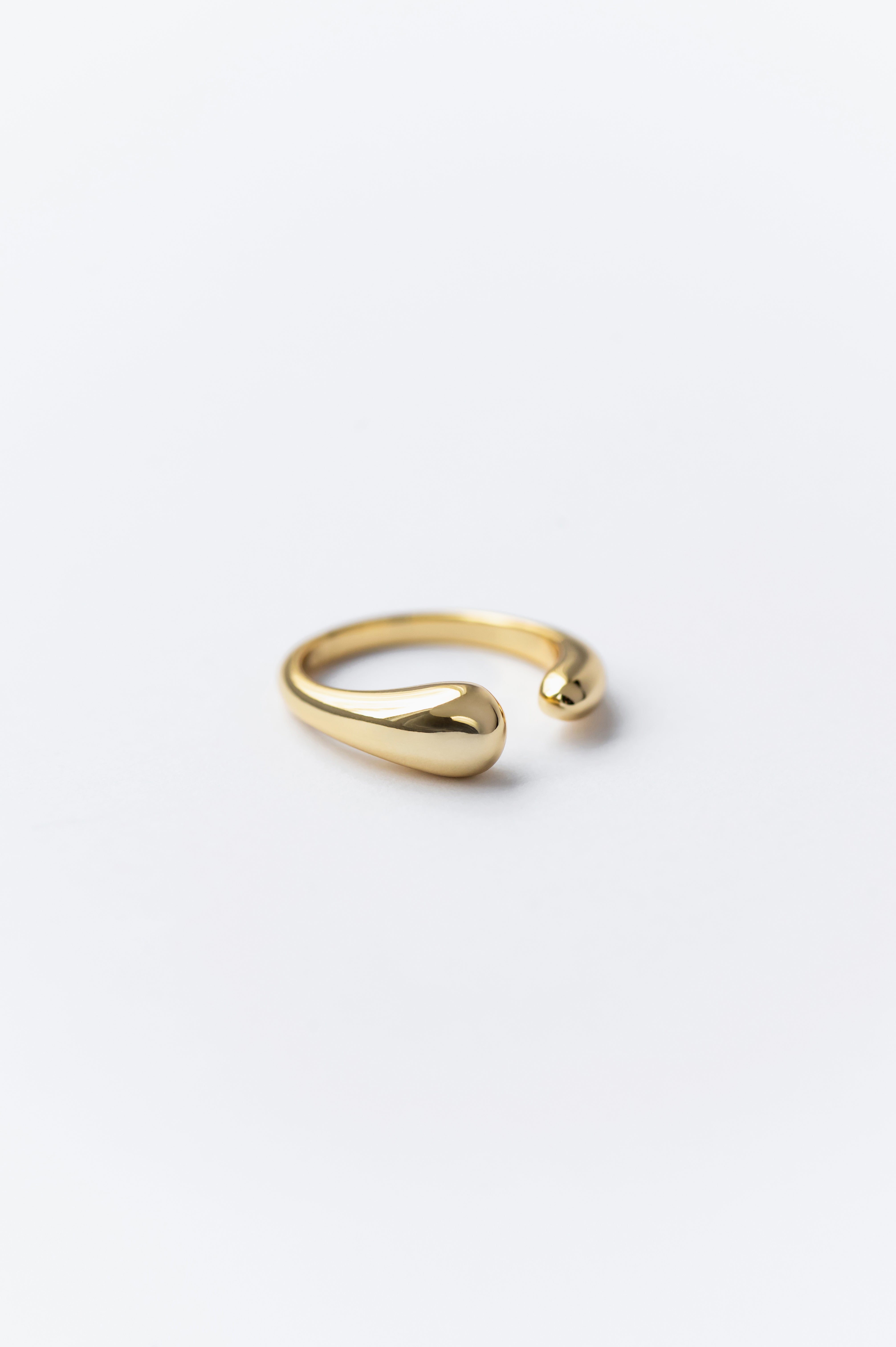Gold-plated ring FLUID DOME 925 silver