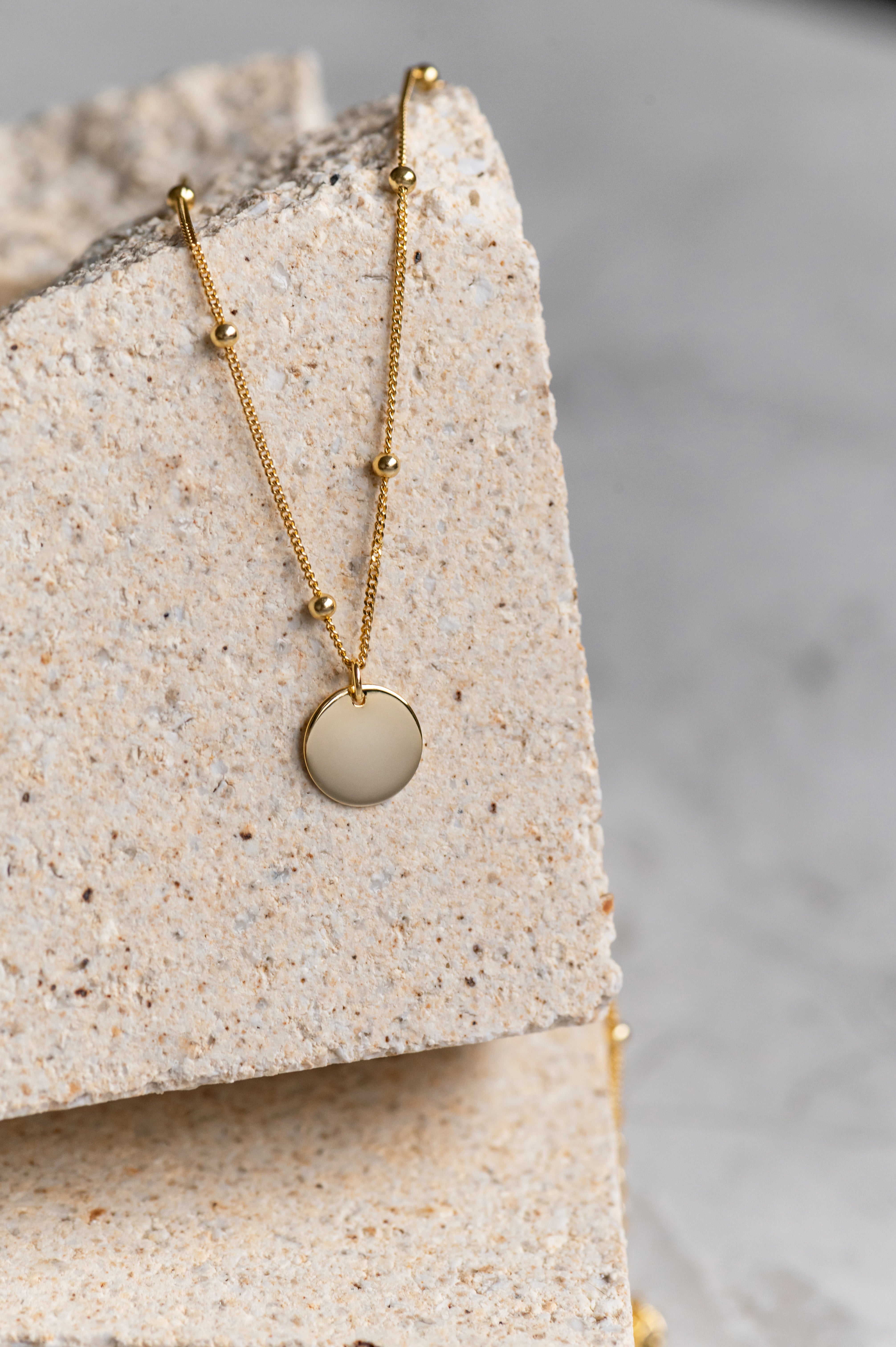 Gold-plated necklace DOTTED DISC 925 silver